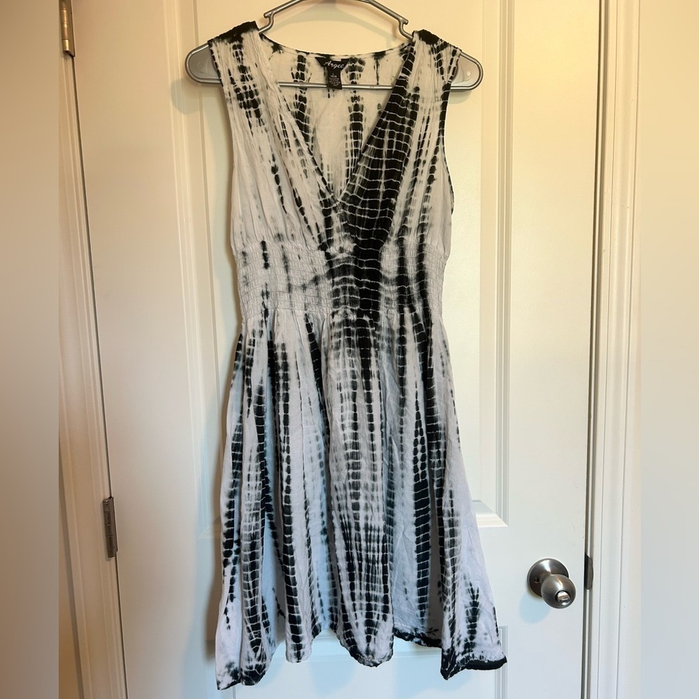 Black & White Tie-Dye Midi Dress - Sleeveless V-Neck